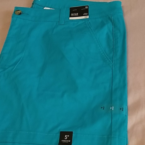 Shorts - Picture 4 of 4